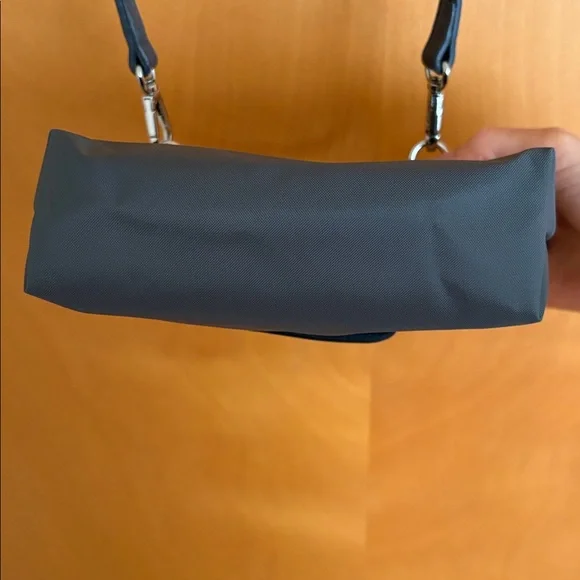 Longchamp Le Pilage Green Pouch with Strap and insert - Picture 15 of 16